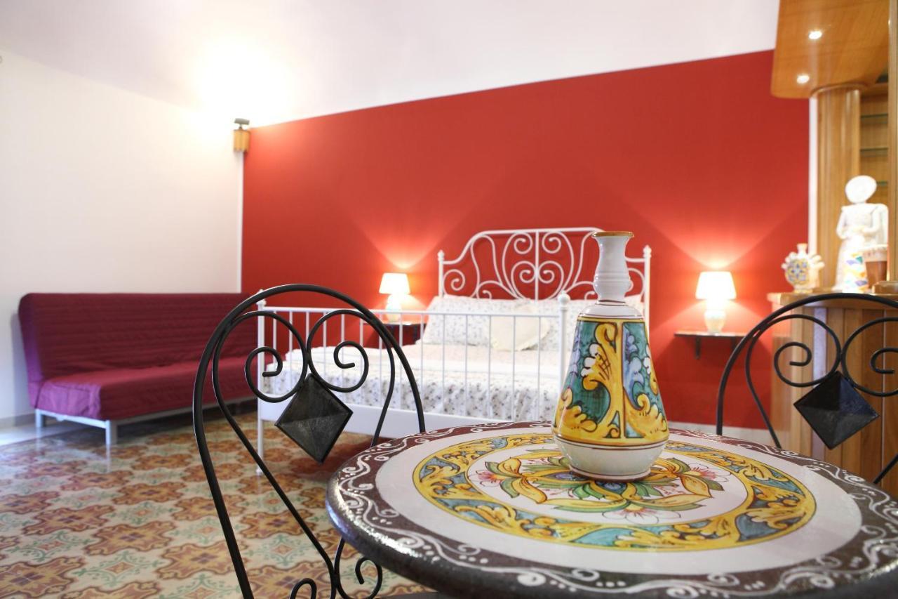 B&B Maia House Santo Stefano di Camastra Luaran gambar