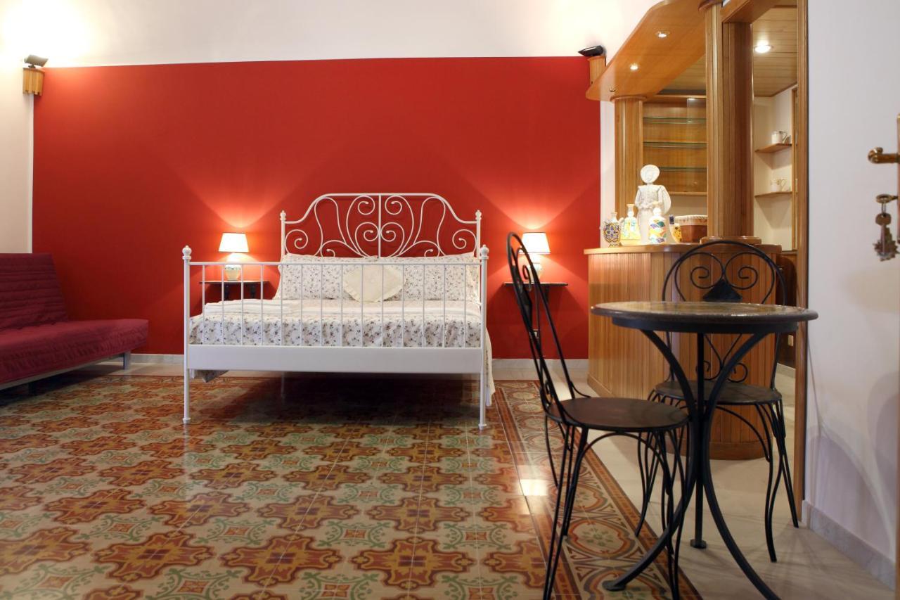 B&B Maia House Santo Stefano di Camastra Luaran gambar
