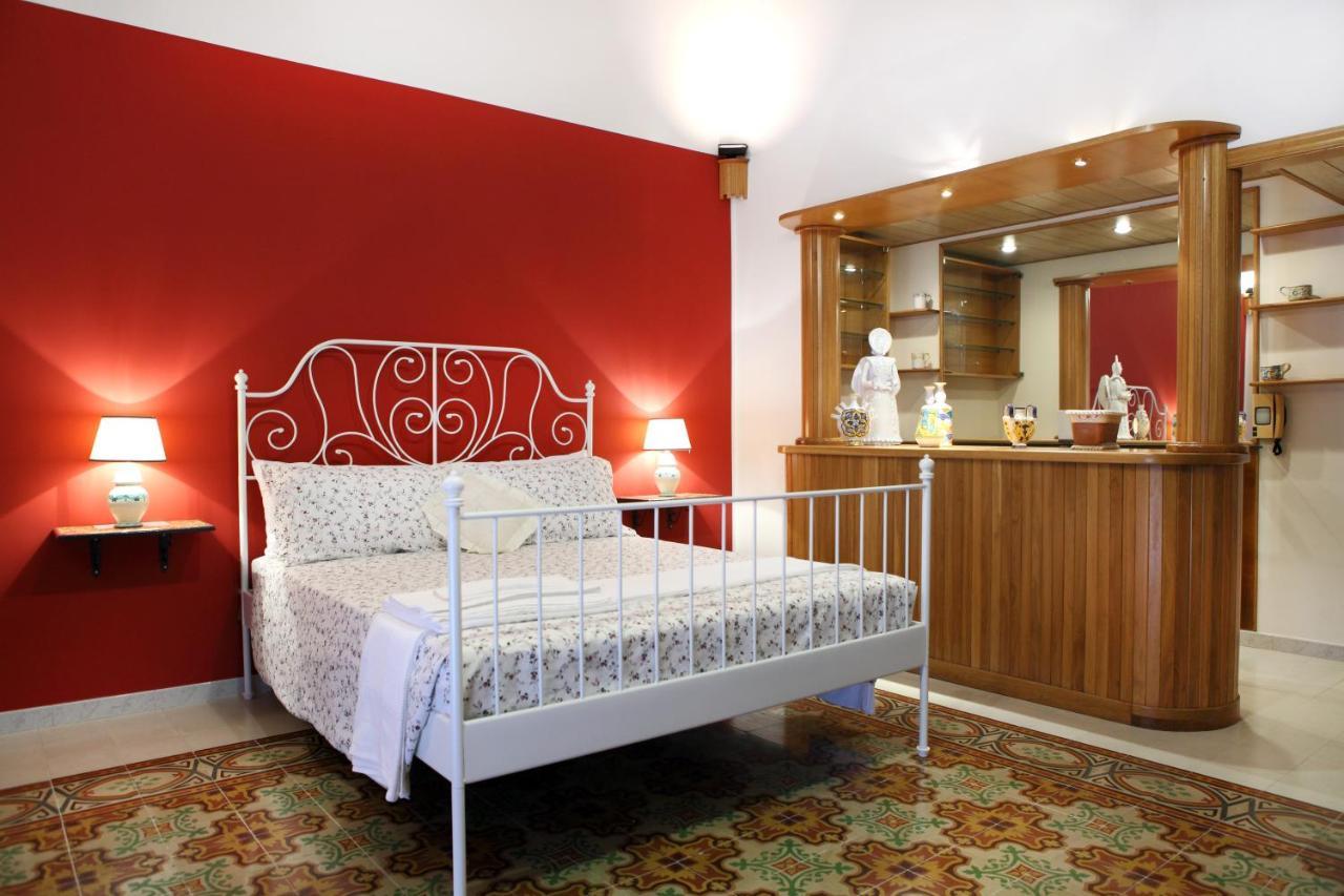 B&B Maia House Santo Stefano di Camastra Luaran gambar