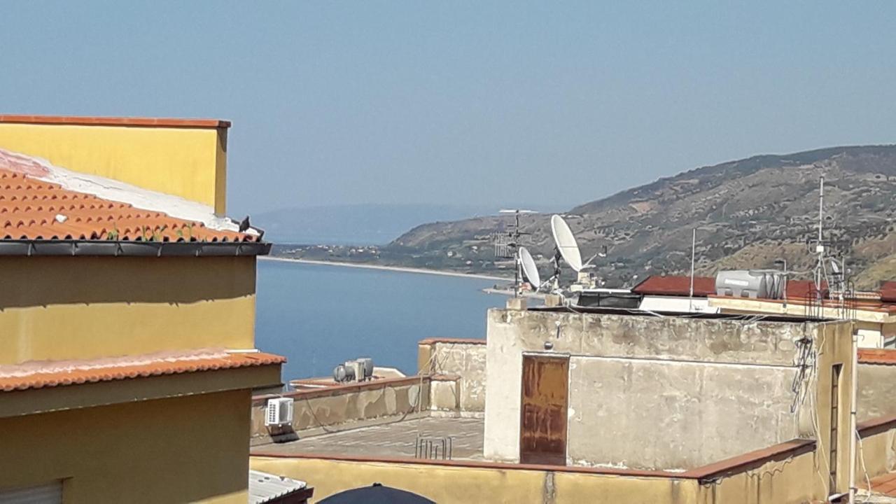 B&B Maia House Santo Stefano di Camastra Luaran gambar